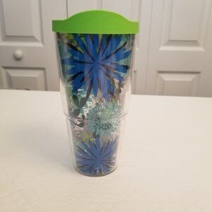 Tervis  24oz. Tumbler with Lid, Blue Green Flowes, Green Lid Made In USA Floral